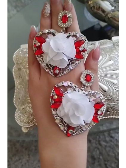 Spoločenské srdiečkové náušnice