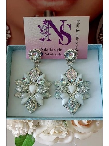 Spoločenské náušnice so srdiečkom