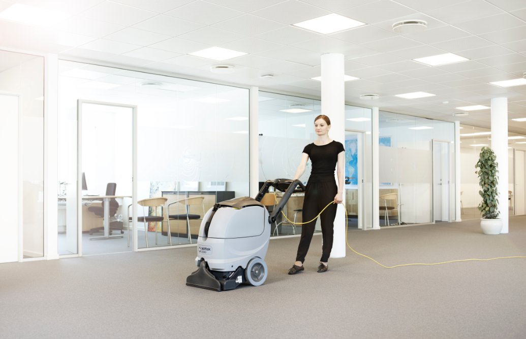 Nilfisk ES300 – Výkonný extraktor pro hluboké čištění koberců