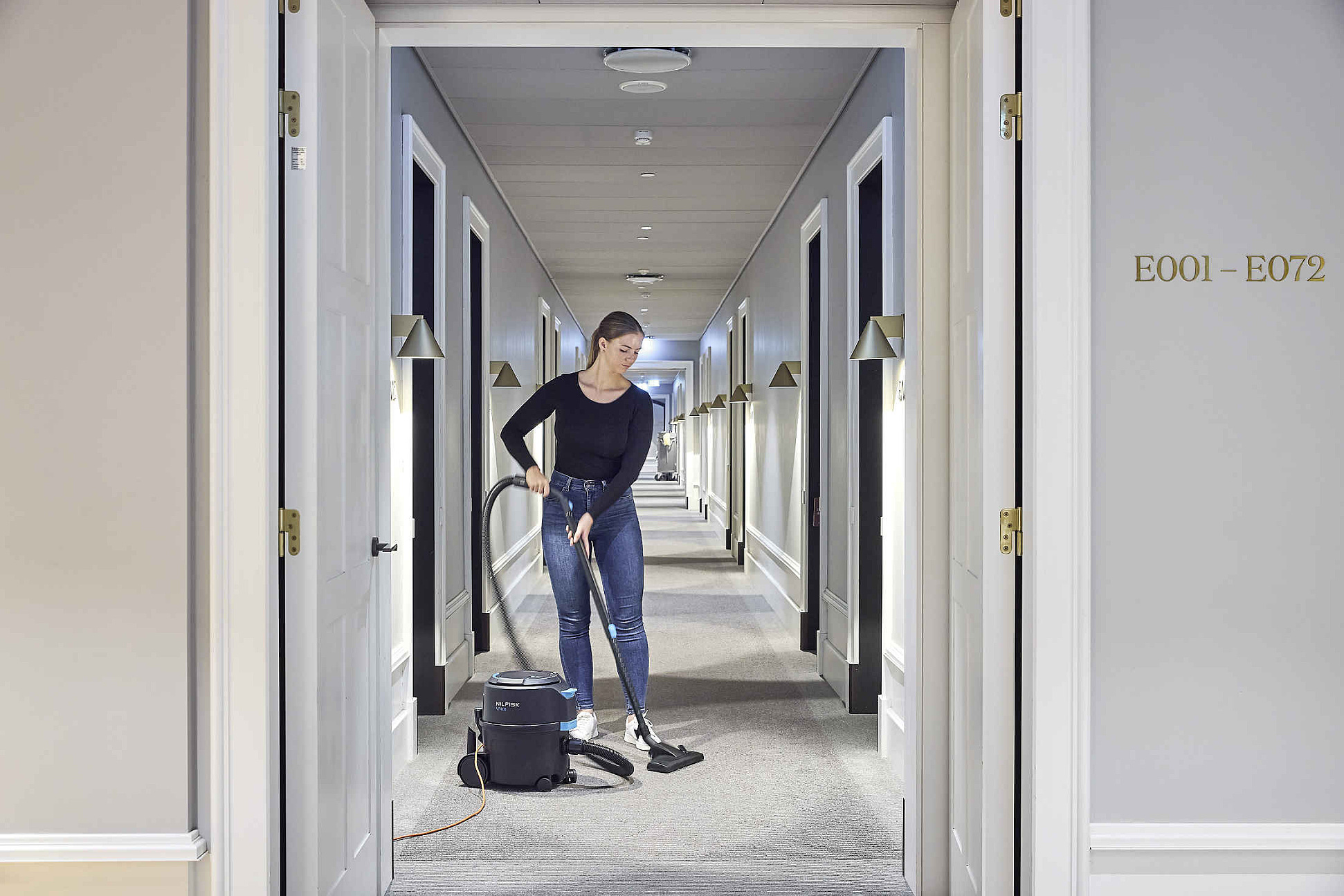 Nilfisk VP300 a VP400: Nová generace kompaktních vysavačů pro profesionální úklid