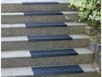 Gumový nášlap na schody 75 x 25 cm  4 mm (Barva černá, Typ dezén rýhy)