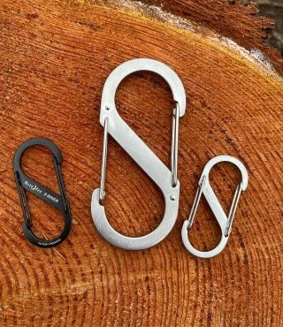 Karabina S-Biner umožňuje rychlé, jednoduché a univerzální použití díky svému konstrukčnímu řešení s oboustrannými vstupy....