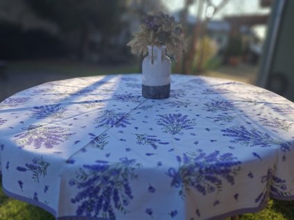 Levandula okruhly obrus