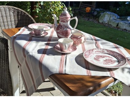 obrus1 na stol stvorec pasikovy vzor