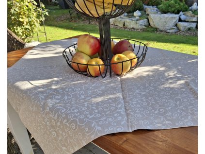 Obrus1 stvorec biele kvety