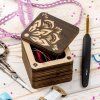 Vyšívací sada krabička na drobnosti dřevěný květ