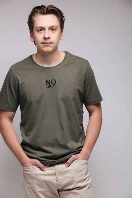 MAN KHAKI T SHIRT 1