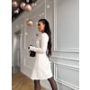 Tvarované šaty s chlpom "snowy"