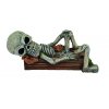 Kvalitná dekorácia do všetkých typov akvárií Nobby Lying Down Skeleton 17 x 7,8 x 7,3 cm