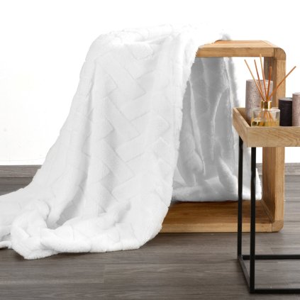DEKA Z MIKROFLANELU CARO 150X200 CM BIELA