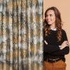 ZATEMŇOVACÍ ZÁVES NA PÁSKE ESTER 140X270 CM VZOROVANÁ