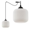 lampa wiszaca zyrandol riffle pojedyncza czarny pajak loft z bialym kloszem ze szkla nad stol i wyspe