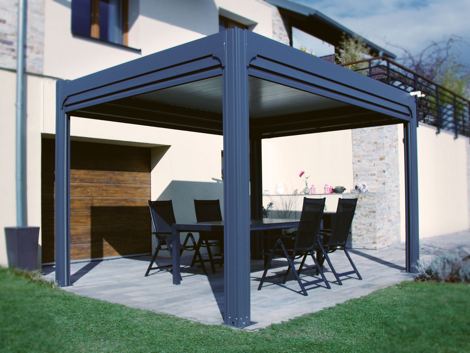 Skutečná antracitová pergola NOELA PREMIUM