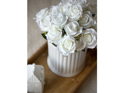 Umělé růže bílé