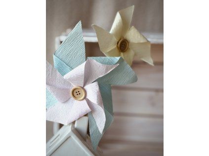 Větrník papírový