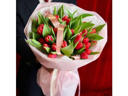♥️ 25 Red Tulips