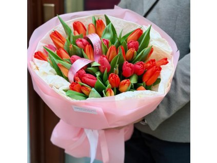 ♥️ 35 Red Tulips