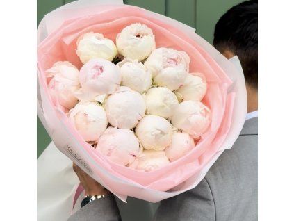 🤍 15 White Peonies