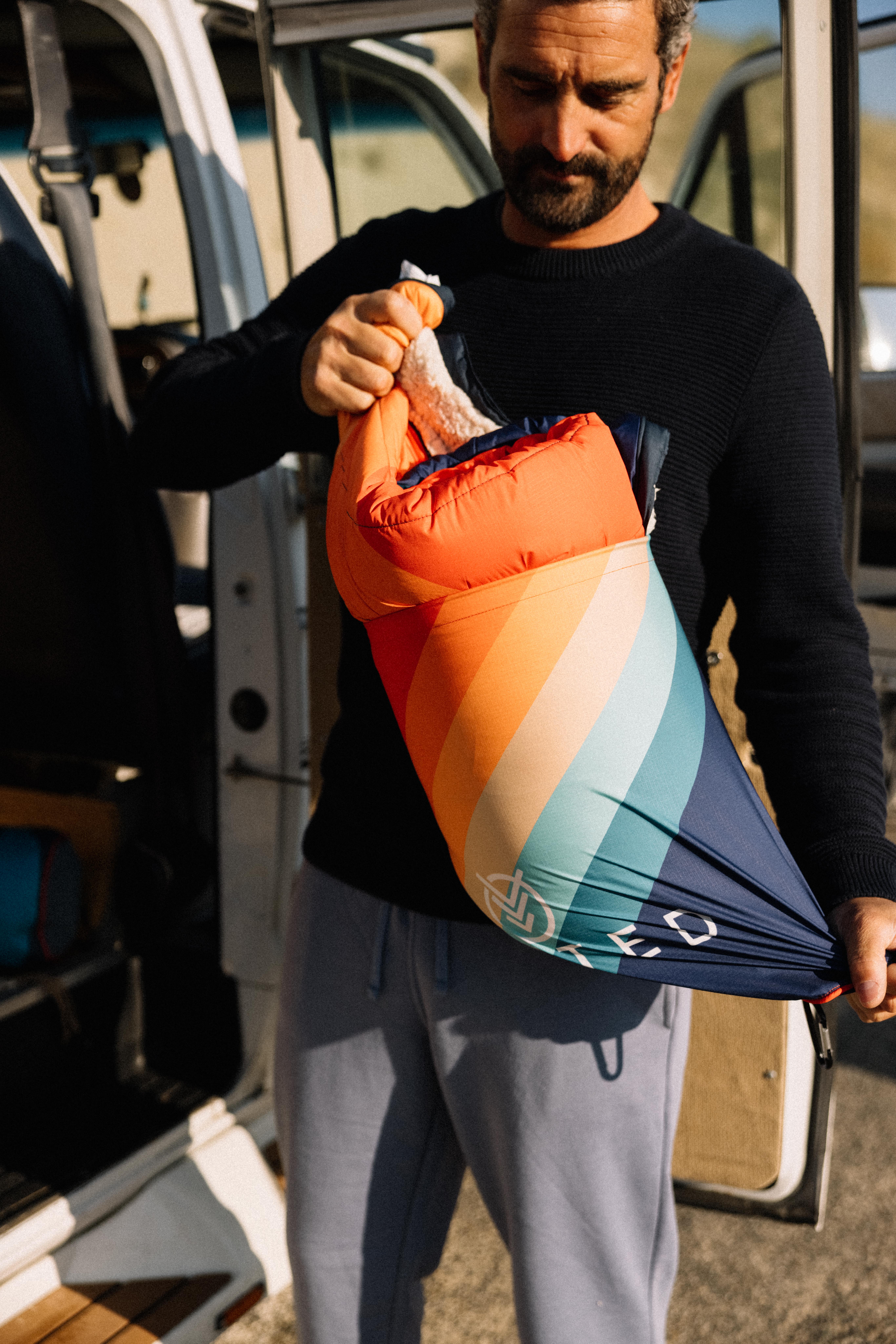 deka-prikryvka-polstar-voited-poncho-duha-rainbow