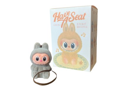 Mini figurka ve stylu Labubu (Have a Seat edition)