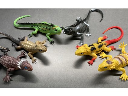 Figurky různých ještěrů