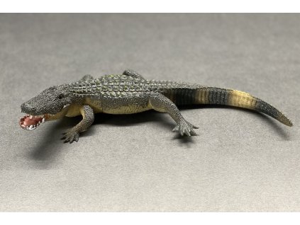5726 28 figurka aligatora