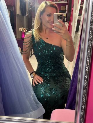 New💚Nora Dresses Nové Zámky - Podzámska 28 📲www.noradresses.sk ✨#noradresses #novezamky #slovakia #saty #bratislava