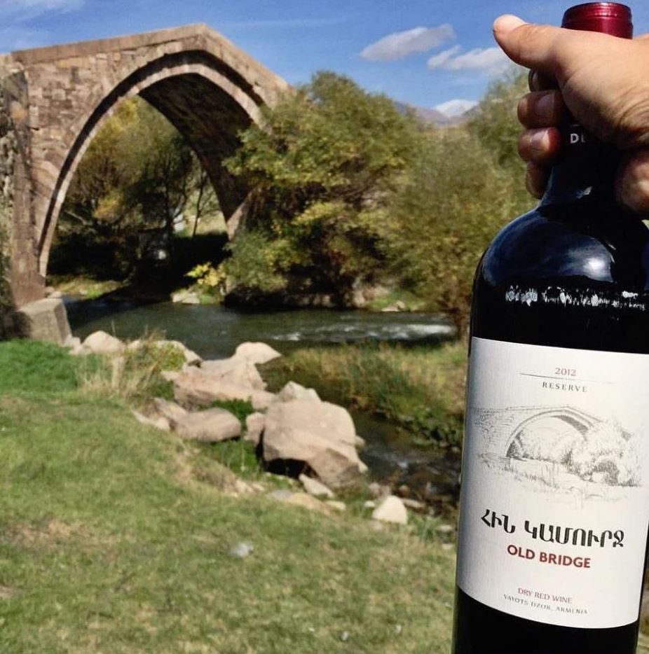 Old Bridge – originální etiketa s motivem kamenného mostu