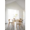 113018 113798 b mb FILIPPA dining table round 120 in oiled oak ami chair 01