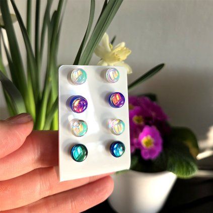 stojan nausnice plexi mini 8paru notasheep ruka
