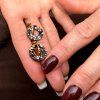 switch it nausnice visaci black gold glitter notasheep Petra ruka web