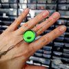 holograficky prsten ultra big chameleon notasheep ruka web