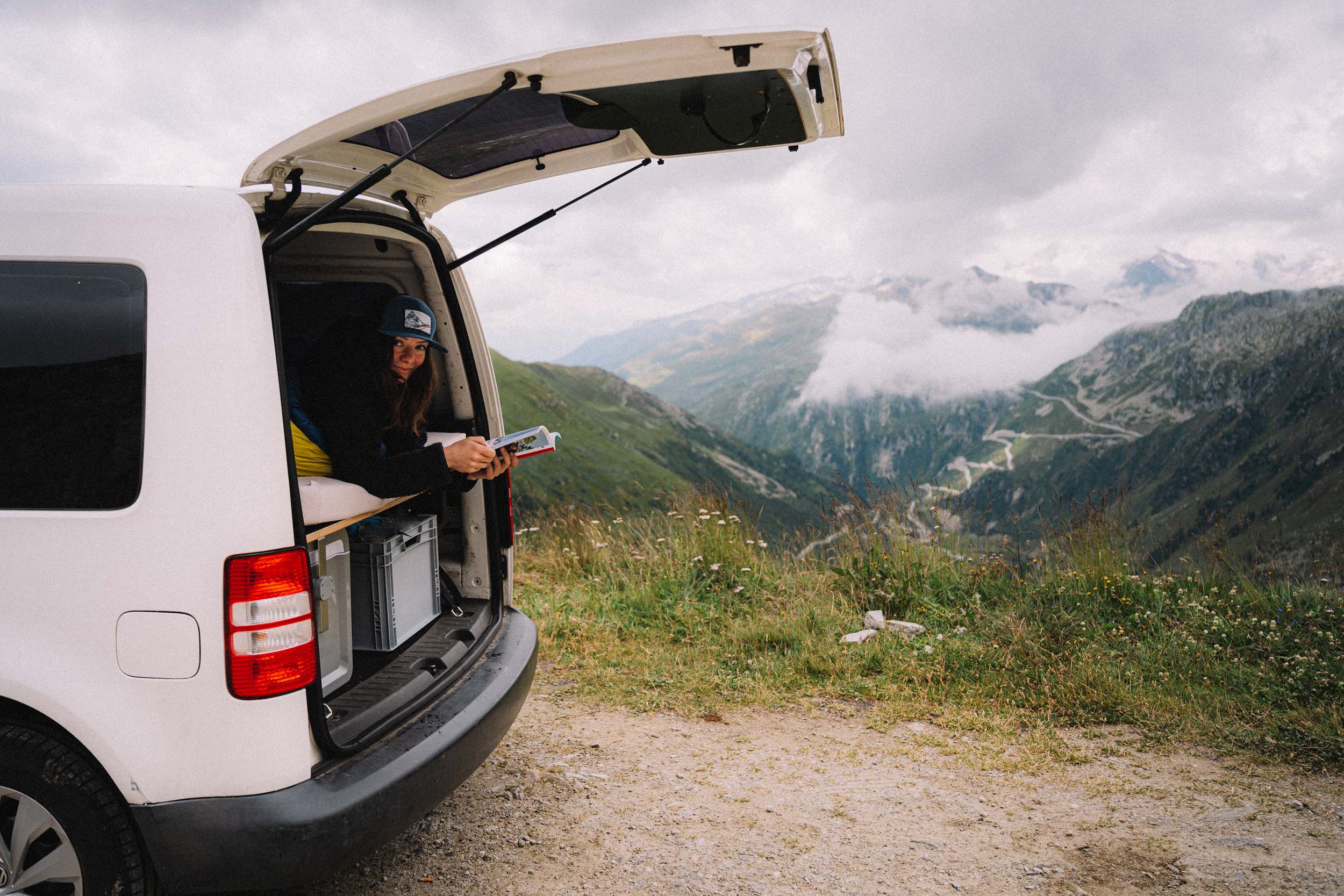 Spaní v Autě a Zákon: Přehled Pravidel, Omezení a Pokut