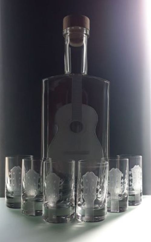 Lahev na kořalku + 6 skleniček (klasická kytara)