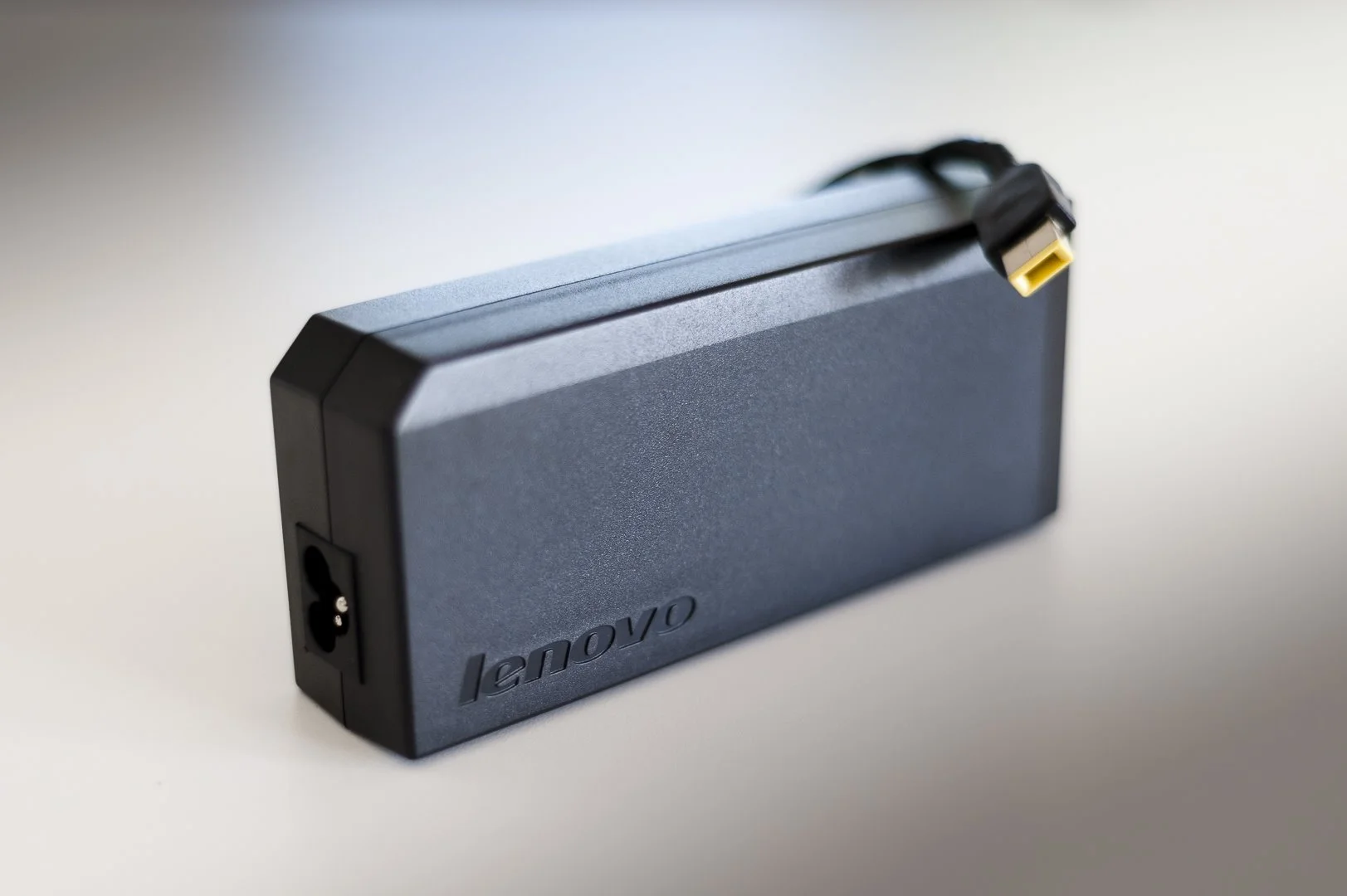 NANO Lenovo YOGA 20V 6.75A 135W NOLE-13520-C6 YOGA