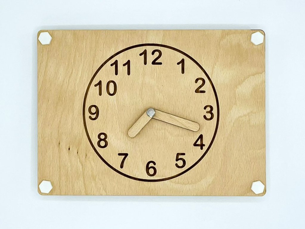 Dřevěné hodiny pro děti