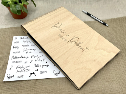 Dřevěná svatební kniha hostů s ohebnou vazbou