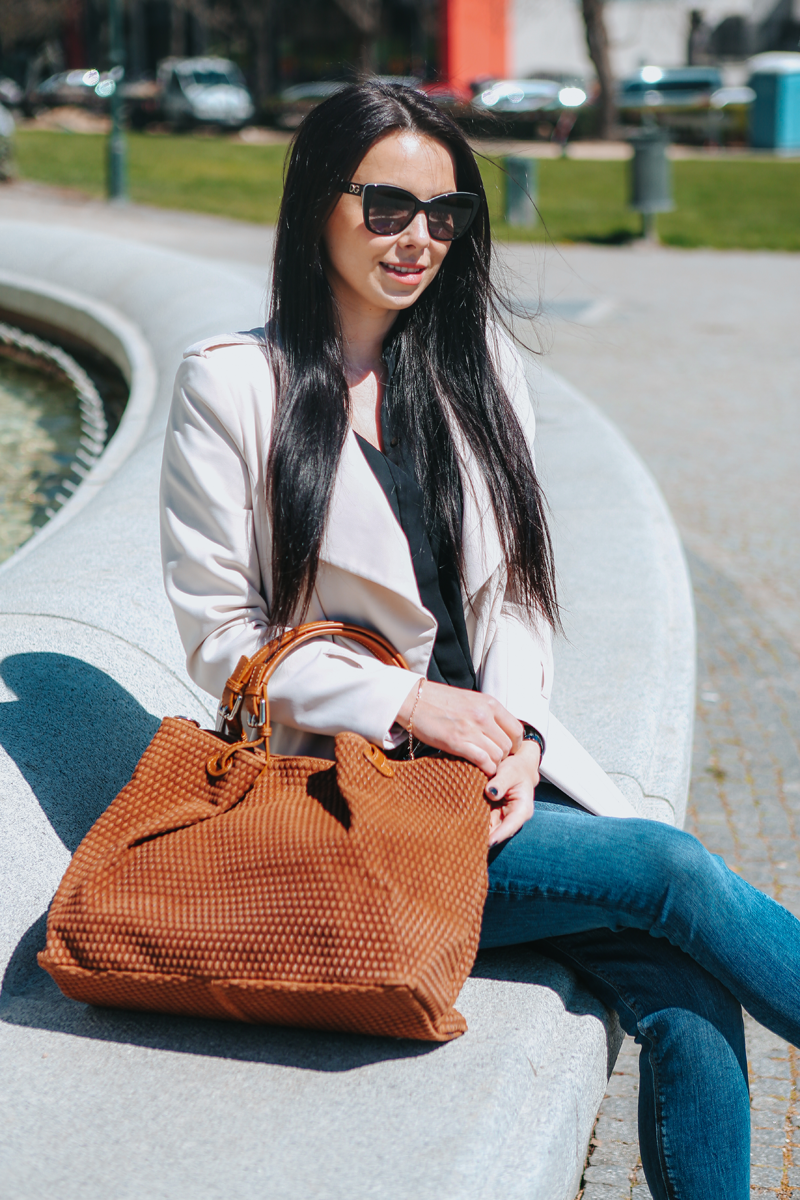 NovaKabelka.sk Belloza Blu Aghi.
Ďalšie farebné varianty kabelky nájdete tu.