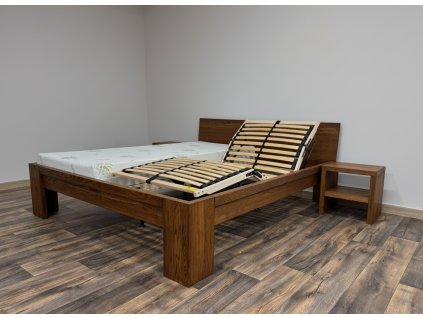 Smaragd se stolky zmenšeno