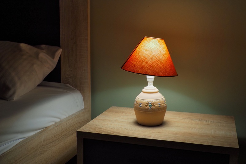 Lampa na nočnom stolíku