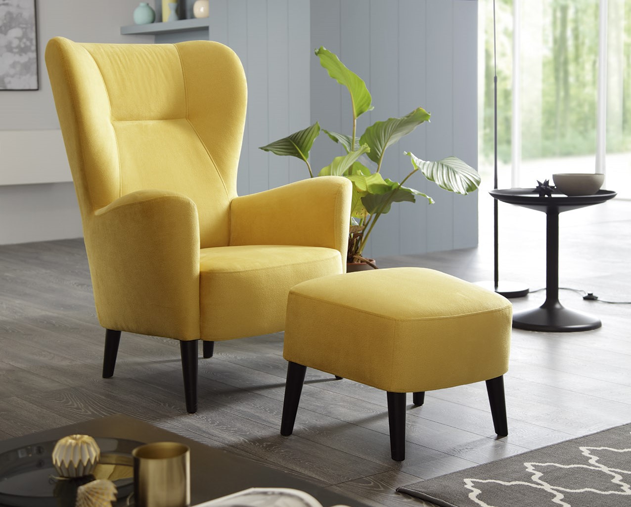 Kreslo a taburet NAOMI