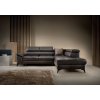 Kožená sedacia súprava ARAMIS v interiéri – rohové prevedenie, tmavá koža, taburet