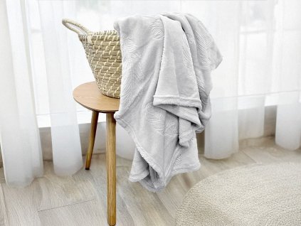 mikroflanelova deka pierka siva