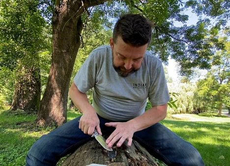 Jak nabrousit nůž v přírodě, když nemáte vybavení?