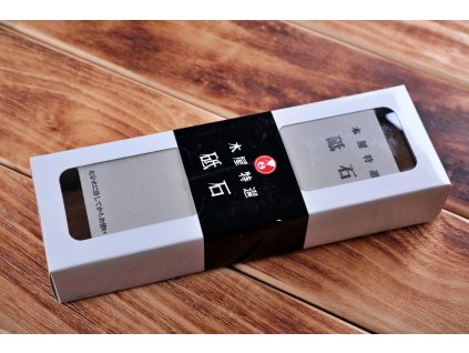 800 brusný kámen KIYA Tokyo na cedrovém podstavci