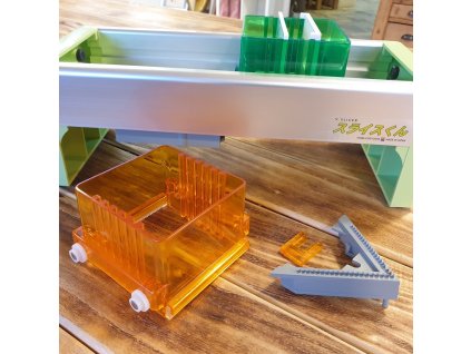 Hřebenový nůž 2,0 mm s boxem pro PROFI "V" mandolínu CHIBA Japan