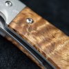 Lovecký zavírací damaškový nůž Dellinger Scorpion Maple Burl-Wood Flipper i