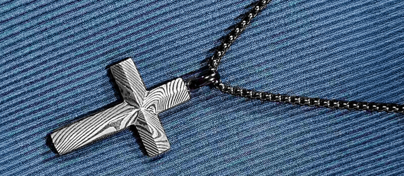 Damaškový křížek Tonni Marra Onyx Warrior Cross