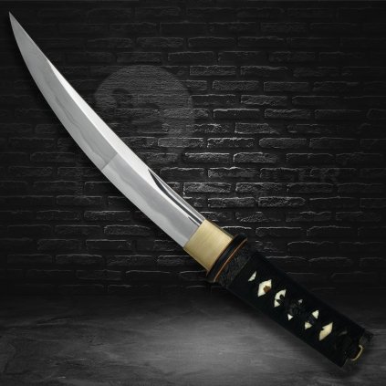 Řemeslná replika tanto z oceli Tamahagane s tradiční kalící linií hamon Notare a rukojetí z rejnočí kůže.