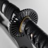 Celkový pohled na řemeslnou katanu Shinken Shapu AISI 1095 s černou pochvou c